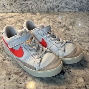 Kids White and coral low top blazers